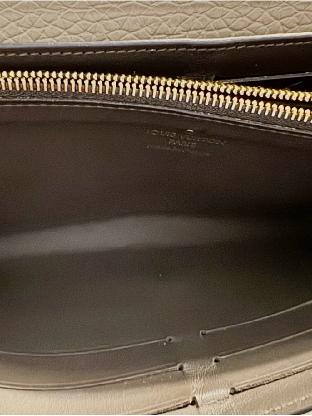 Louis Vuitton Taupe Gray Pebbled Leather Wallet with Gold LV Emblem - Picture 3 of 3